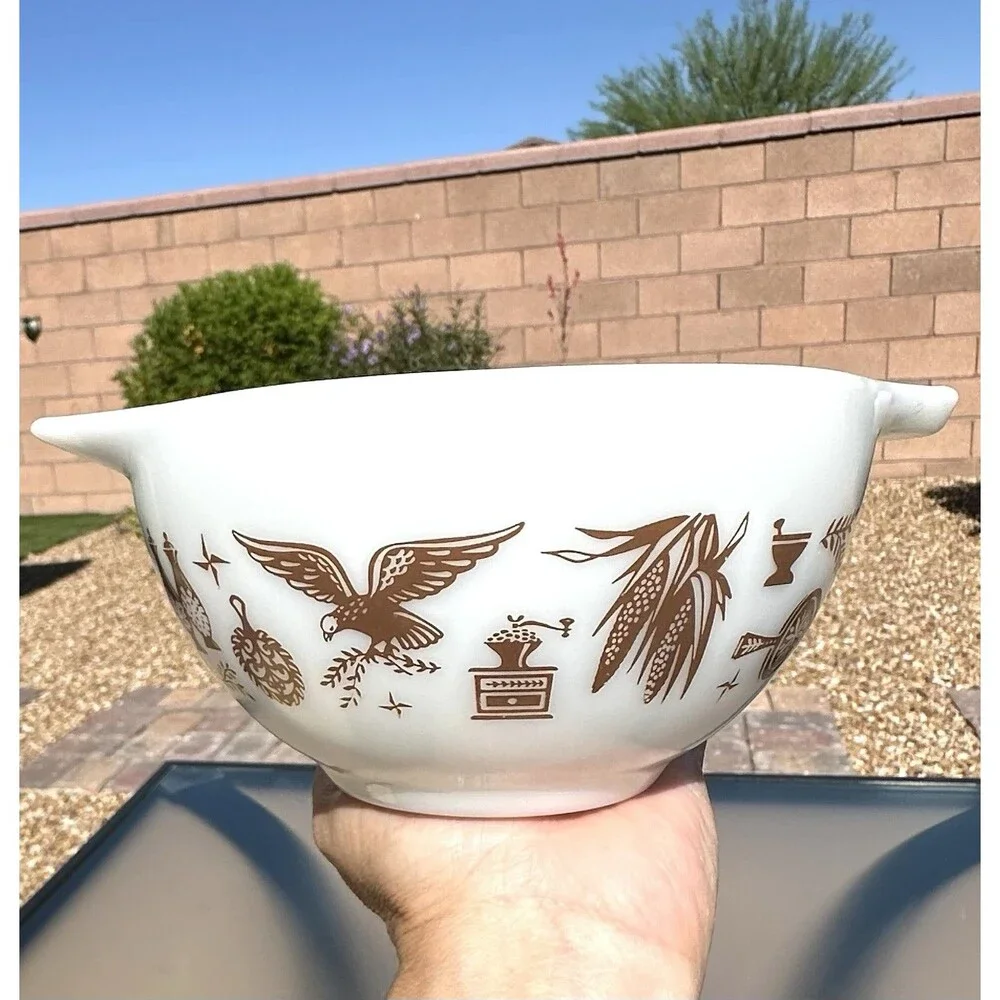 Vintage Pyrex Mixing Bowl #441 Early American Cinderella 1-1/2 PT White Brown